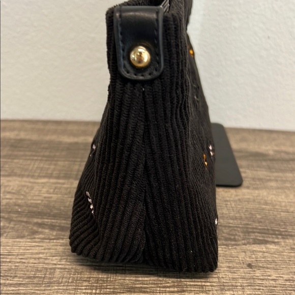 ✨Shiraleah Black Corduroy Cosmetic Bag with Floral Embroidery 🌼 - Picture 3 of 7